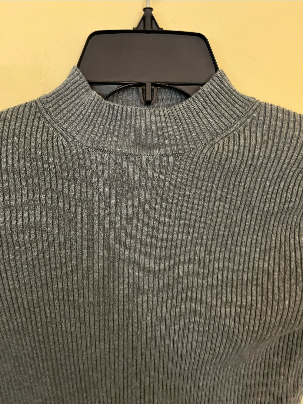 H&M Basics Gray Ribbed Knit Top - Picture 2 of 4